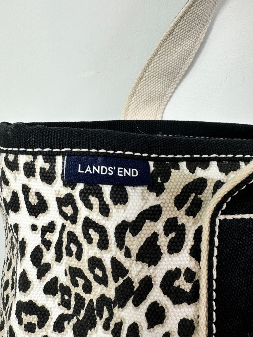 Lands’ End Canvas Zip Tote Bag Cheetah Print - Picture 5 of 15